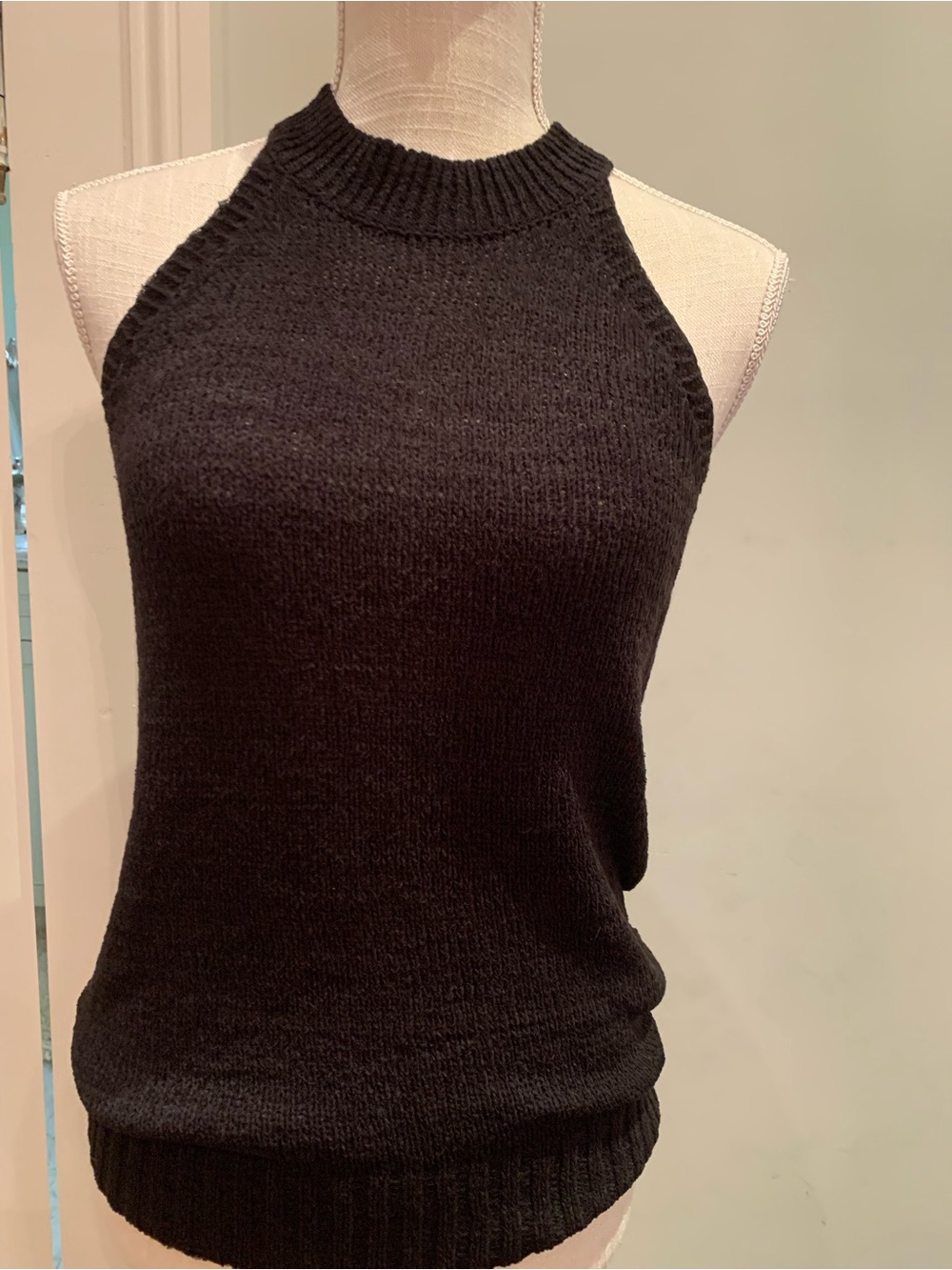 NWT! WORTHINGTON SLEEVELESS HALTER KNIT SWEATER. EXCELLENT CONDITION!